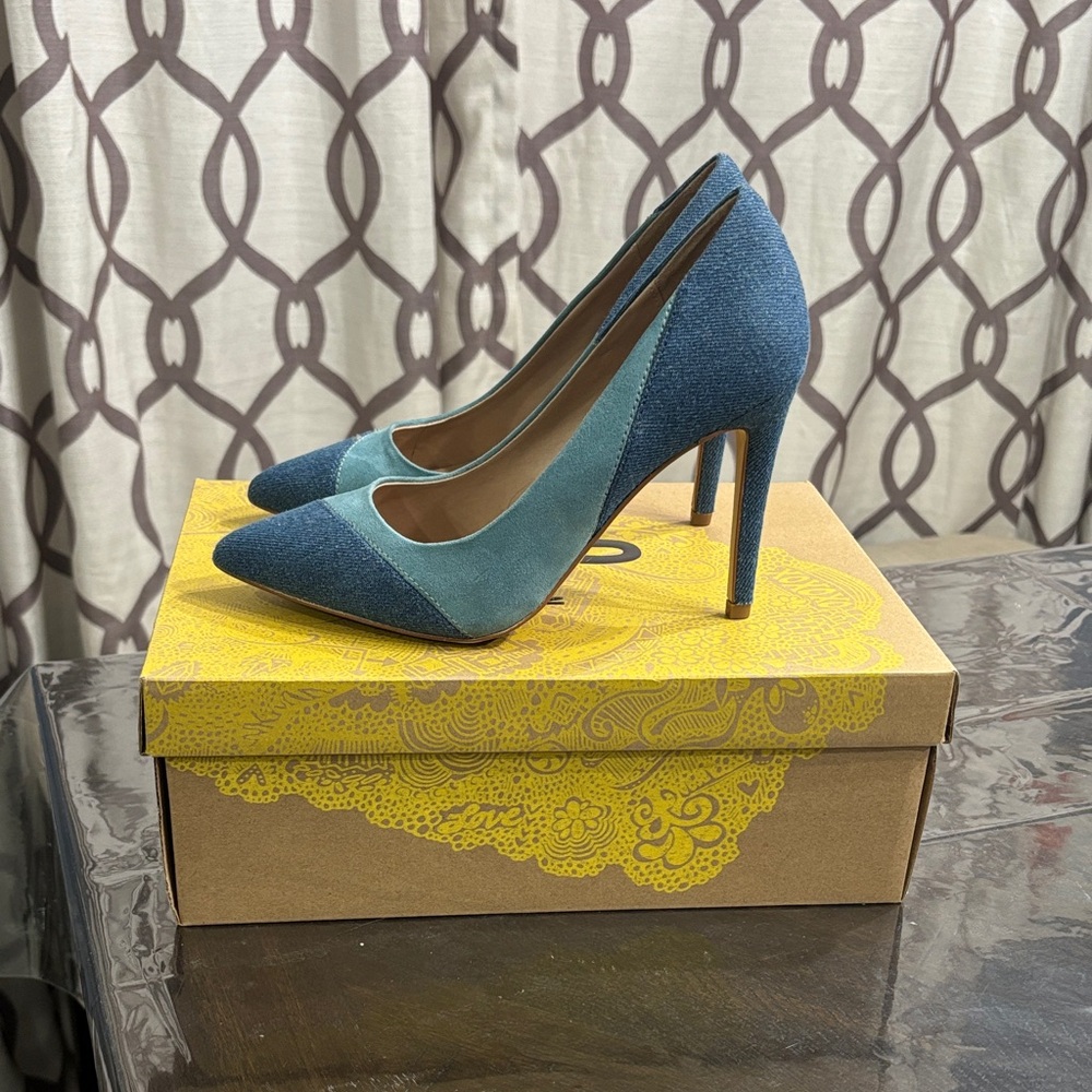 Mix No. 6 Two-Tone Teal and Denim Pointed-Toe Pumps - Picture 2 of 5